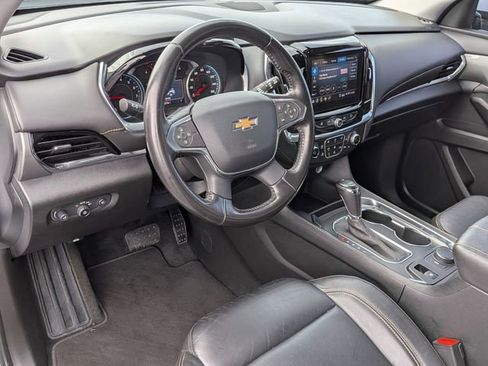 Used 2020 Chevrolet Traverse LT FWD image 17