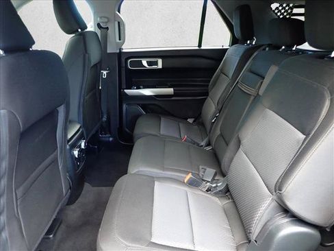 Used 2023 Ford Explorer XLT RWD image 10