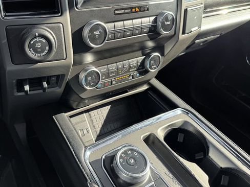 Used 2021 Ford Expedition XLT AWD/4WD image 25