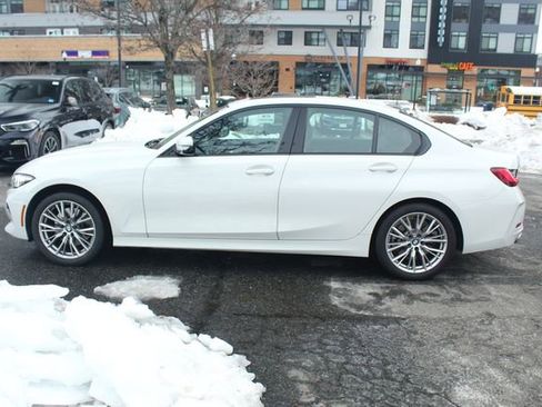 Certified 2023 BMW 330i xDrive Sedan w/ Convenience Package image 5