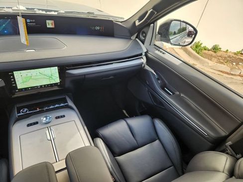 New 2026 Lincoln Navigator Reserve w/ Jet Appearance Package AWD/4WD image 12