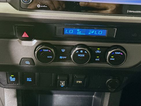 Used 2022 Toyota Tacoma SR5 w/ Technology Package RWD image 22