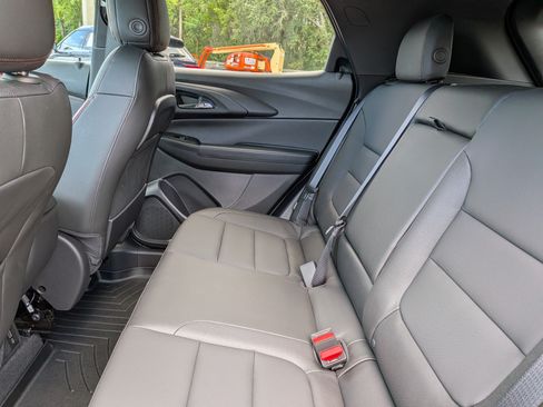 Used 2024 Chevrolet TrailBlazer RS w/ Convenience Package FWD image 16