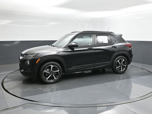 Used 2023 Chevrolet TrailBlazer RS w/ Sun and Liftgate Package FWD image 30