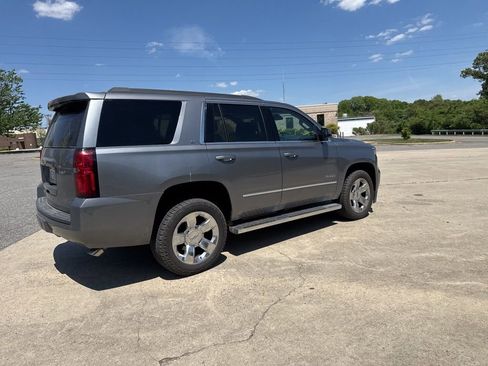 Used 2018 Chevrolet Tahoe LT w/ LT Signature Package image 6