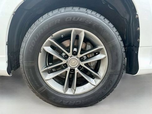 Used 2021 Lexus GX 460 Premium w/ Premium Package AWD/4WD image 32