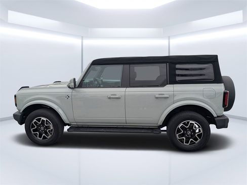 Used 2022 Ford Bronco Outer Banks image 6