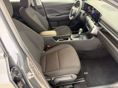 Used 2025 Hyundai Kona SEL image 28