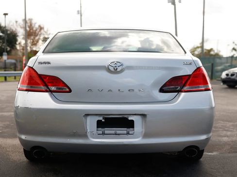 Used 2006 Toyota Avalon XLS image 4
