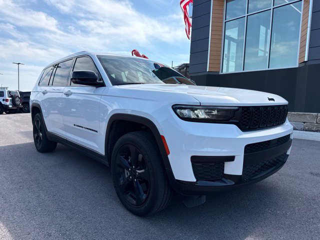 Used 2023 Jeep Grand Cherokee L Altitude AWD/4WD image 8