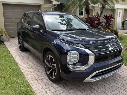 Used 2024 Mitsubishi Outlander SE FWD image 3