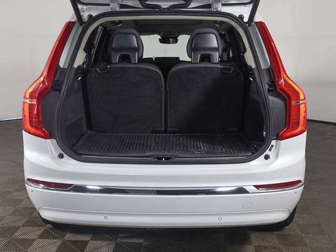 Used 2025 Volvo XC90 B5 Plus AWD/4WD image 23