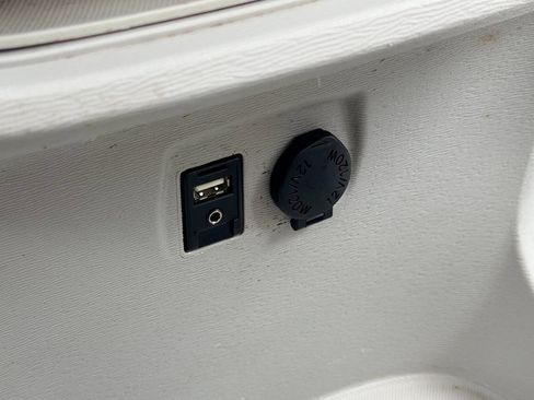 Used 2013 Toyota Sienna LE image 39