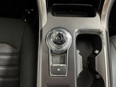 Used 2019 Ford Fusion SE image 21