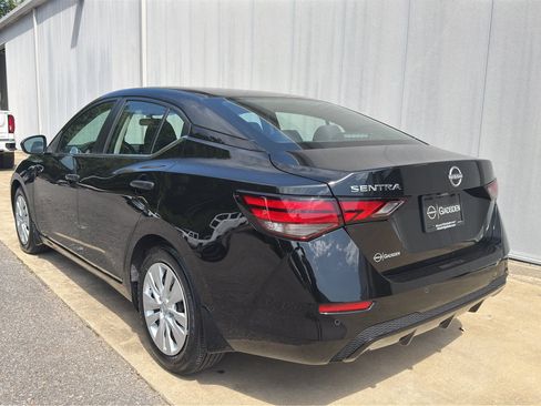 Certified 2025 Nissan Sentra S FWD image 19