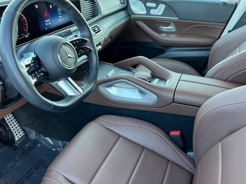 Used 2024 Mercedes-Benz GLS 450 4MATIC image 13
