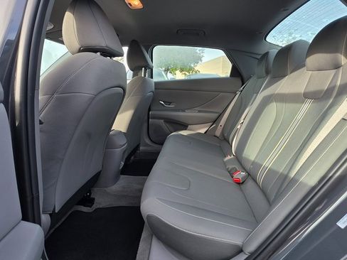 Certified 2025 Hyundai Elantra Sport image 9