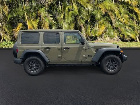 Used 2025 Jeep Wrangler Unlimited Sport AWD/4WD image 4