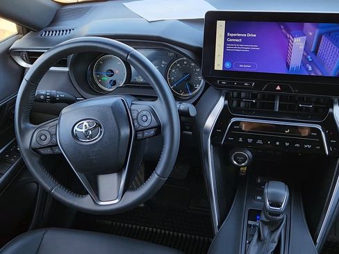 Used 2024 Toyota Venza Nightshade AWD/4WD image 5