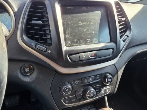 Used 2018 Jeep Cherokee Limited w/ High Altitude Package AWD/4WD image 12