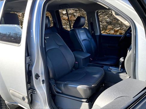 Used 2015 Nissan Xterra PRO-4X w/ Pro-4x Leather Package image 7