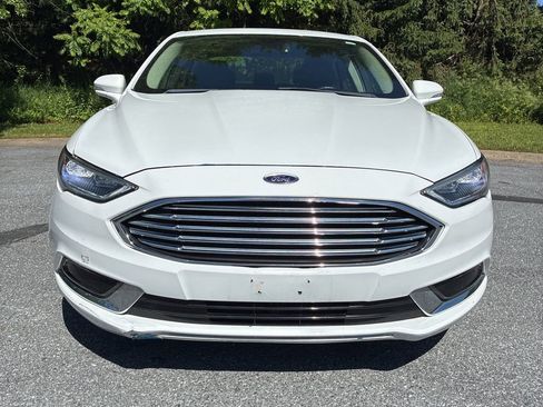Used 2018 Ford Fusion SE w/ Equipment Group 602A FWD image 9