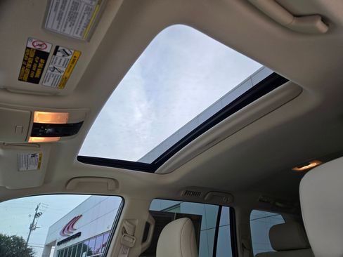 Used 2023 Lexus GX 460 Premium image 14