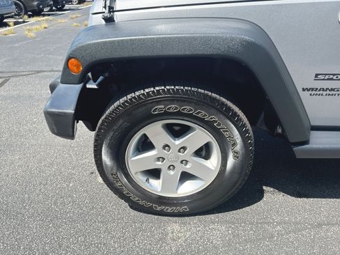 Used 2016 Jeep Wrangler Unlimited Sport AWD/4WD image 7