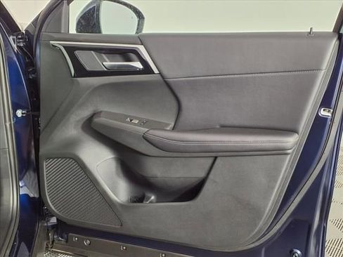 New 2025 Mitsubishi Outlander SE image 8