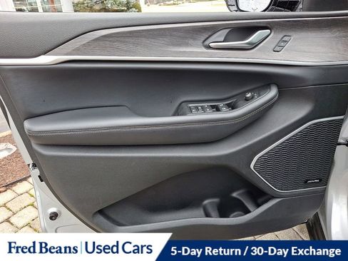 Used 2021 Jeep Grand Cherokee L Limited image 16