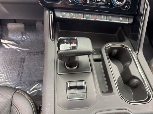 Used 2023 GMC Sierra 1500 AT4 w/ AT4 Preferred Package AWD/4WD image 16
