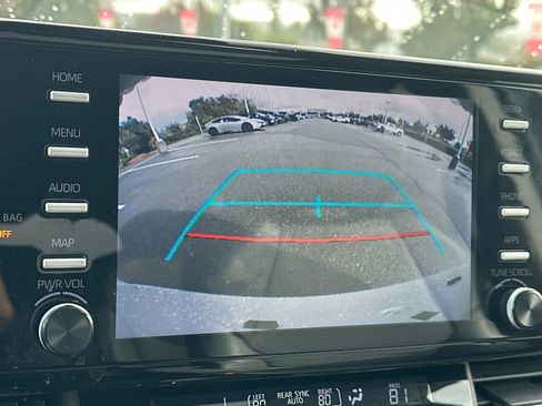 Used 2023 Toyota Sienna XLE image 28