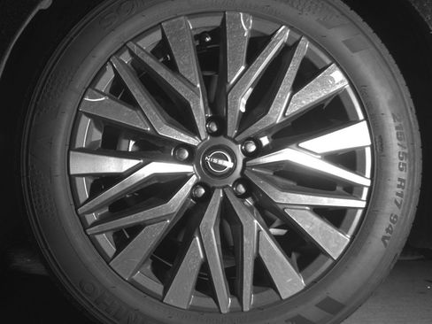 Used 2025 Nissan Altima 2.5 SV FWD image 12