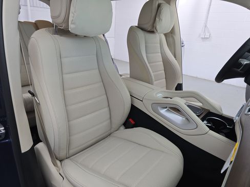New 2026 Mercedes-Benz GLS 450 4MATIC image 10