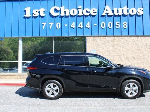 Used 2022 Toyota Highlander LE AWD/4WD image 8