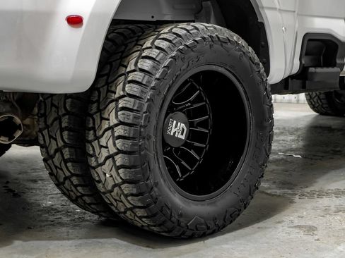 Used 2024 Ford F350 Lariat w/ FX4 Off-Road Package AWD/4WD image 60