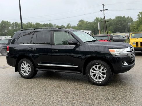 Used 2016 Toyota Land Cruiser AWD/4WD image 7