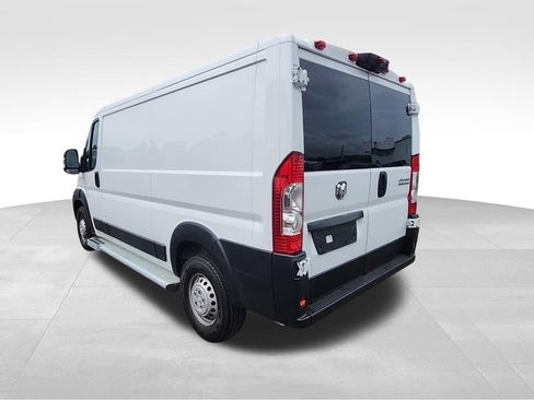 Used 2025 RAM ProMaster 2500 w/ U-Haul Equipment Group FWD image 17