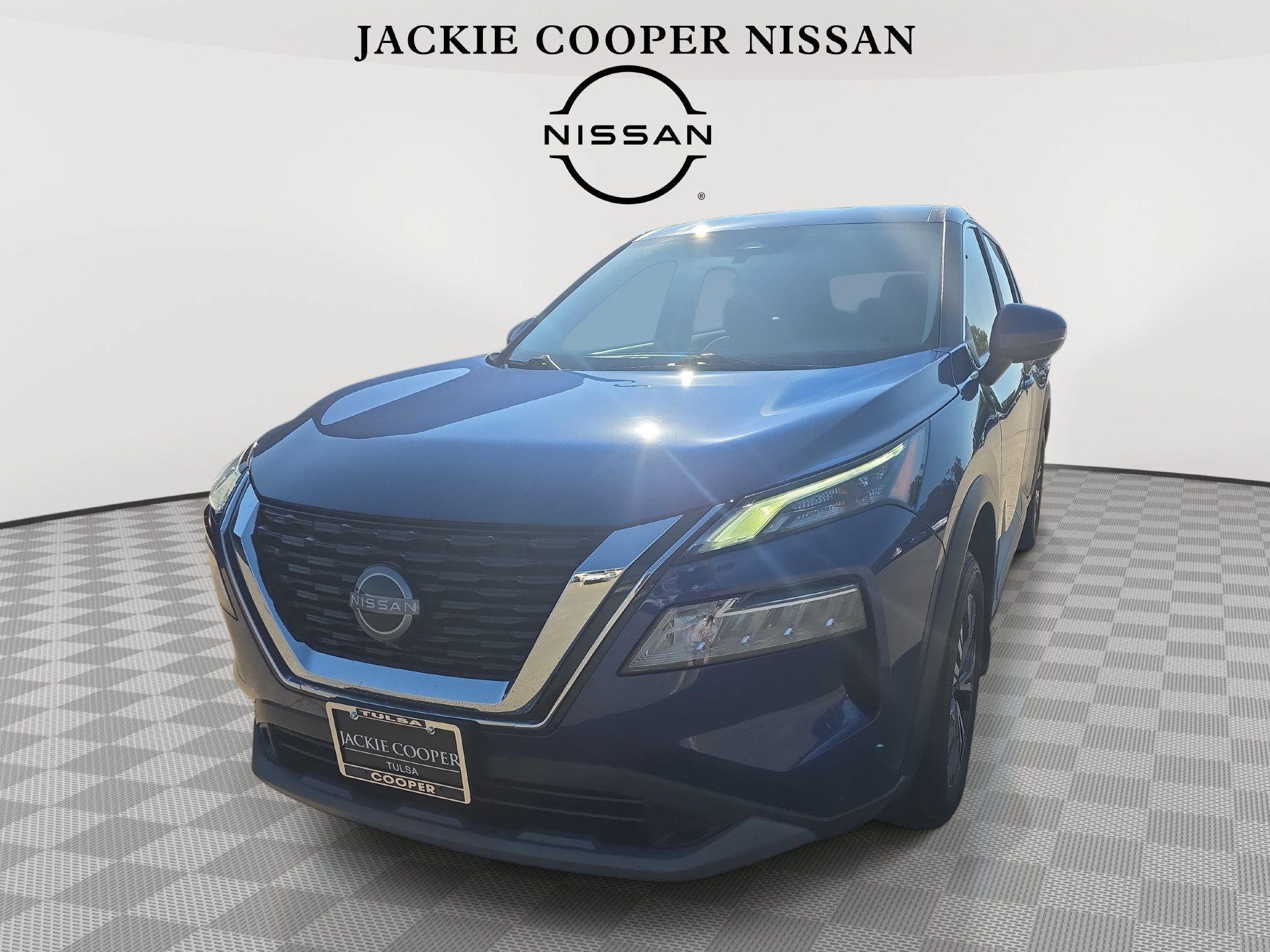 Used 2023 Nissan Rogue SV FWD image 1