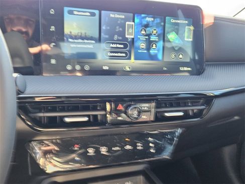 New 2026 Nissan Kicks SR image 20