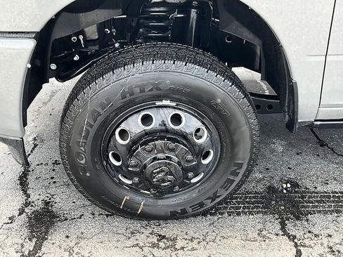 New 2026 RAM 3500 Laramie AWD/4WD image 10