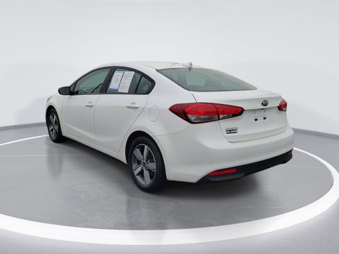 Used 2018 Kia Forte LX w/ LX Popular Package image 4