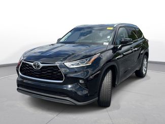 Used 2022 Toyota Highlander Limited FWD video 2