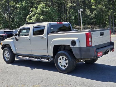 Used 2009 HUMMER H3T Luxury AWD/4WD image 3