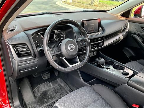 Used 2021 Nissan Rogue SV image 18