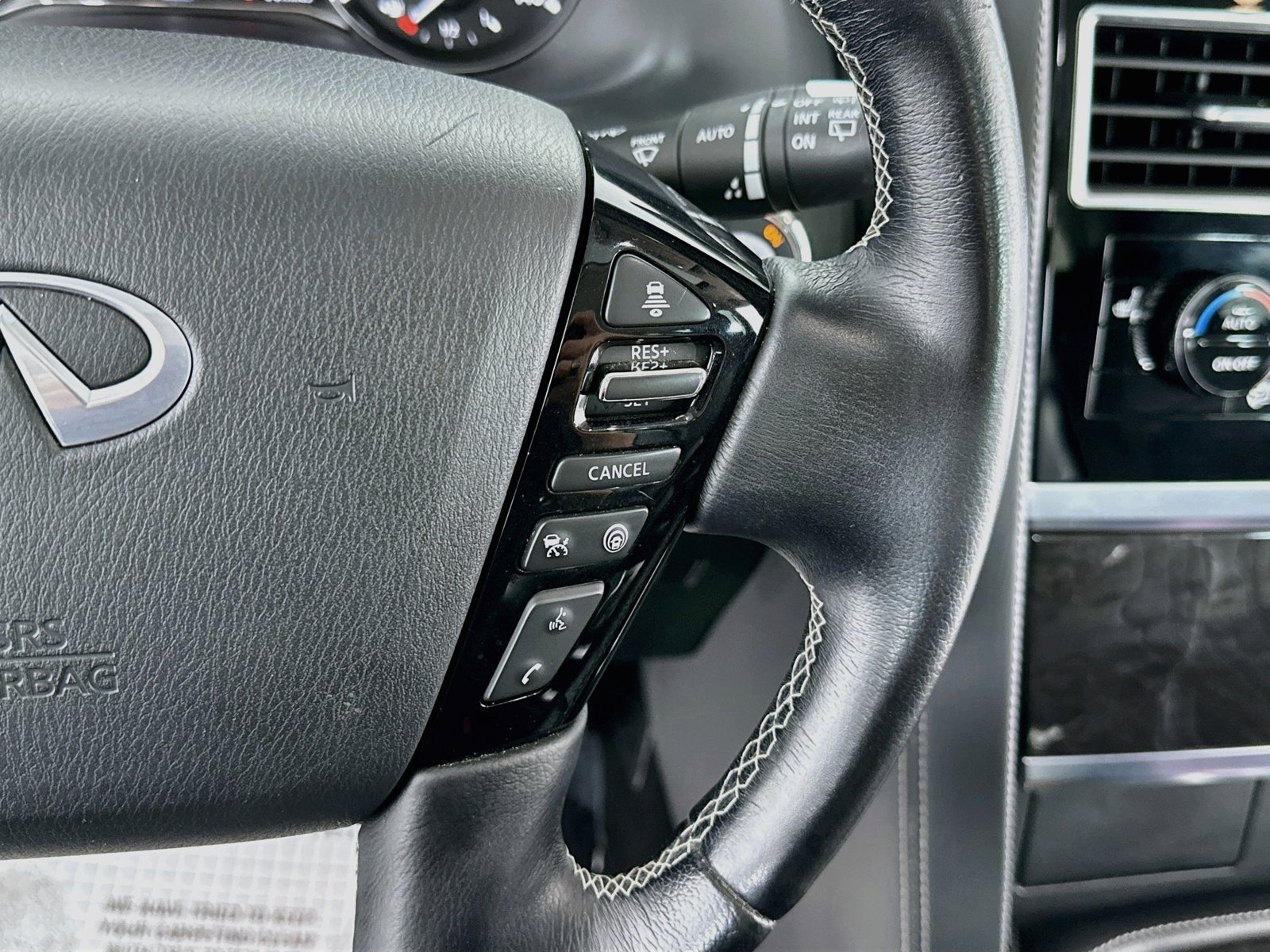 Used 2024 INFINITI QX80 Luxe AWD/4WD image 17