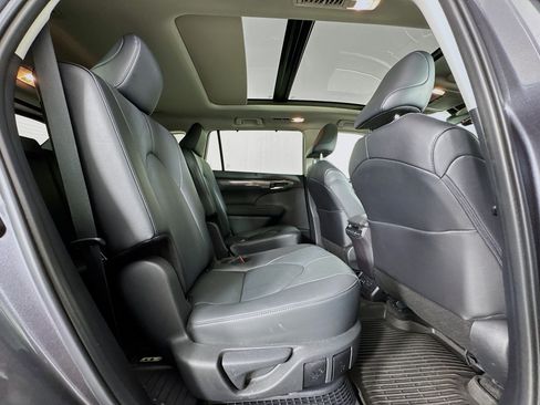 Certified 2024 Toyota Highlander Platinum AWD/4WD image 30