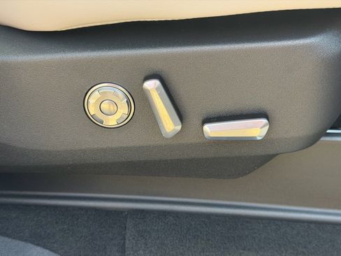 New 2026 Lincoln Navigator L Reserve image 13