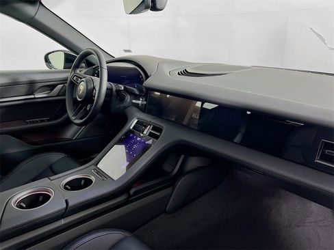 New 2025 Porsche Taycan image 31