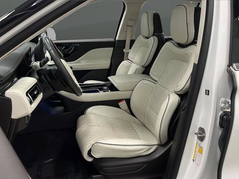 Used 2022 Lincoln Aviator Black Label Grand Touring w/ Class IV Trailer Tow Package image 9